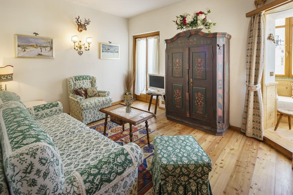 Villa Tullia - Stayincortina Cortina d'Ampezzo Luaran gambar