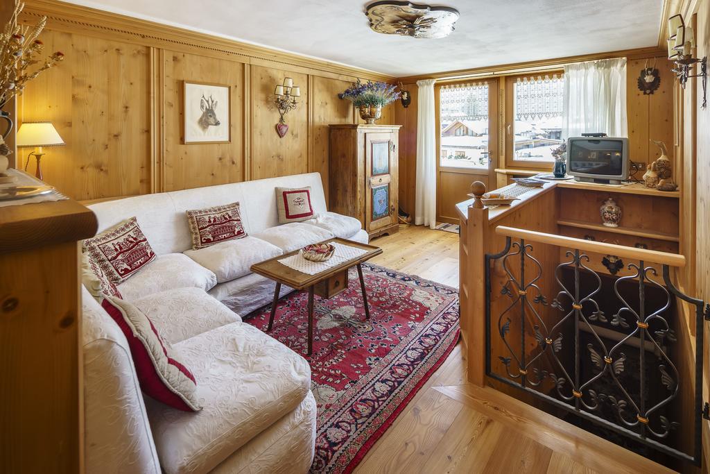 Villa Tullia - Stayincortina Cortina d'Ampezzo Luaran gambar